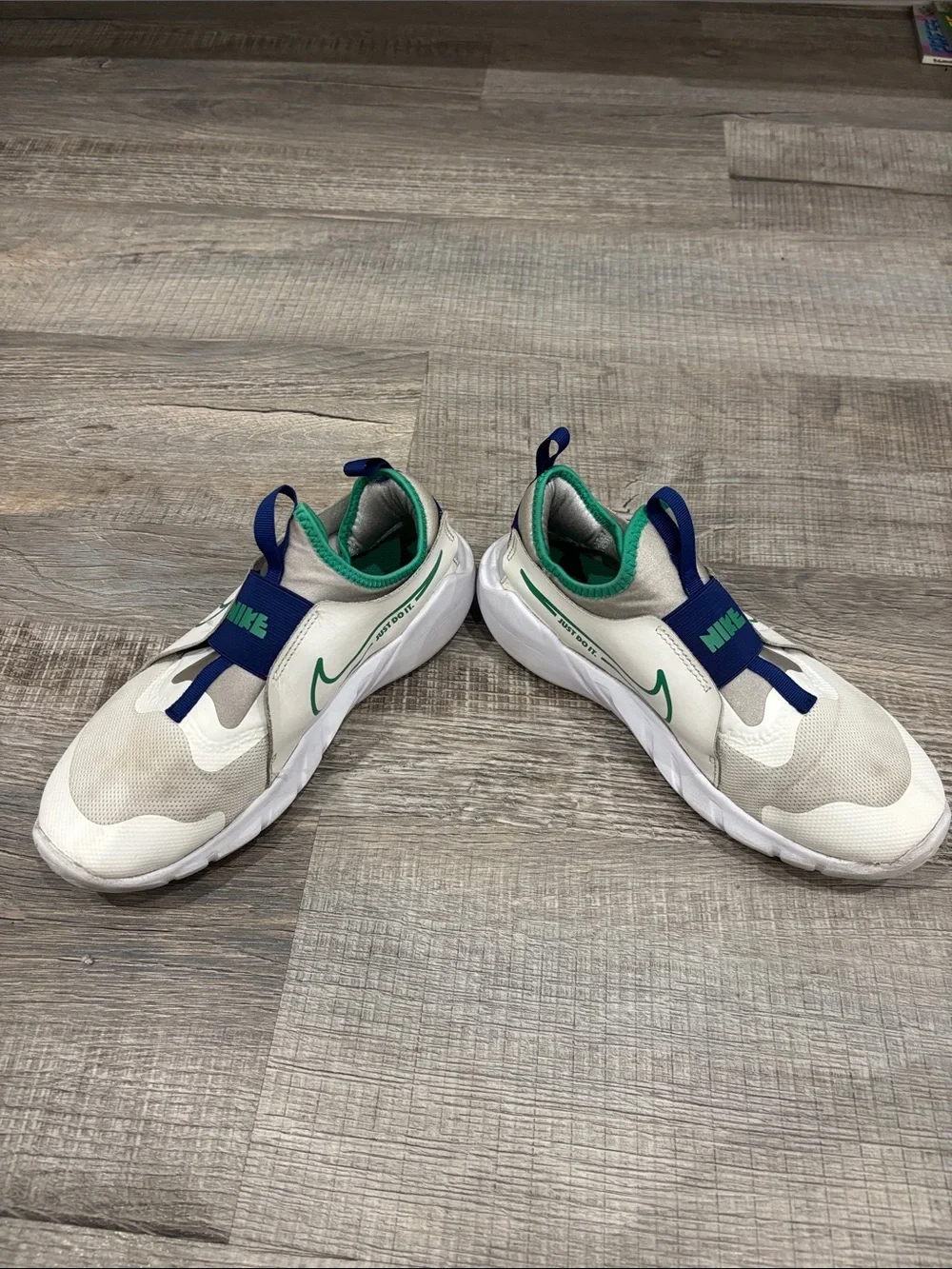 Nike Kids White Sneakers with Green and Navy Accents Slipons 6Y
